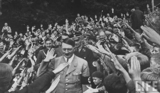 В самом начале 1933 года создание отдельного министерства пропаганды уже было - фото 5