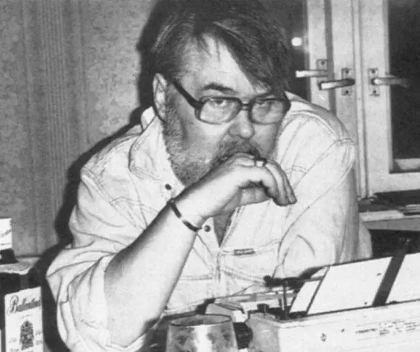 За работой над этой книгой Олег Туманов Москва 31 января 1993 г Скажи - фото 19