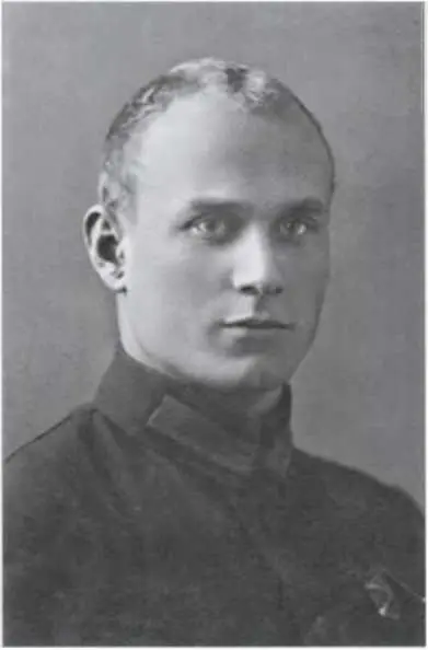 Будущий краском 1928 год Командир взвода курсант И А Серов Ленинград - фото 9