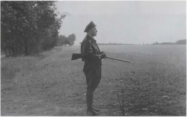 и для охоты Германия весна 1946 года С женой Берлин 1945 год После - фото 48