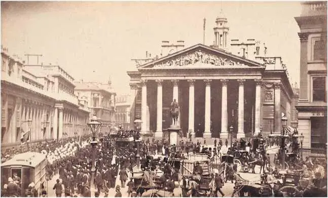 Банк Англии слева и Королевская биржа в центре Фрэнсис Фрит и К ок 1900 - фото 20