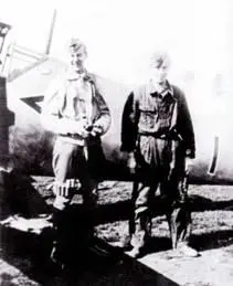 В составе Stab IIIJG 53 летал лейтенант Юрген Хардер слева брат Харро - фото 169
