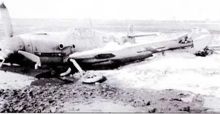 Остатки самолета Bf109F2 WNr9713 найденные немецкими солдатами Согласно - фото 203