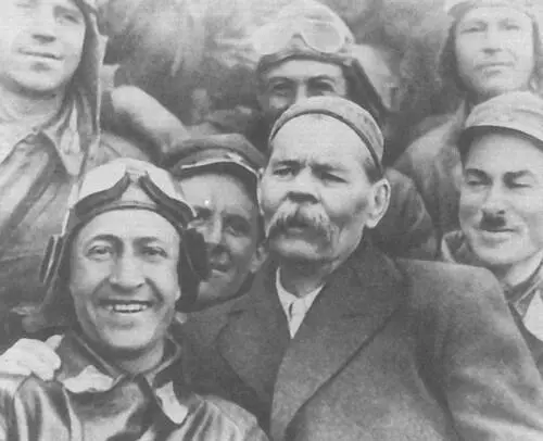 М Горький среди летчиков 1931 Нарком внутренних дел Г Г Ягода М Горьк - фото 35