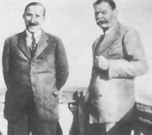 М Горький и Стефан Цвейг на вилле Il Sorrito в Италии 1932 М Горький и Р - фото 46