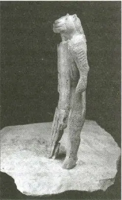 Статуэтка человекальва или женщиныльвицы из пещеры Штадель в Германии - фото 7
