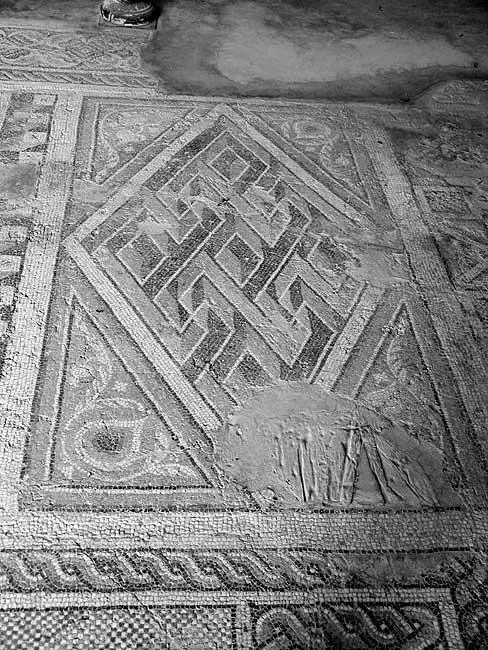 Рис 152 Христианские кресты в виде свастик на античной христианской - фото 141