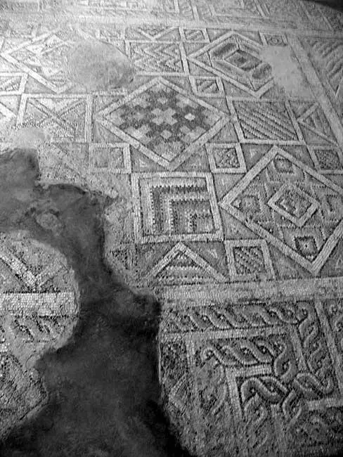 Рис 155 Христианские кресты на античной христианской мозаике изображающей - фото 144