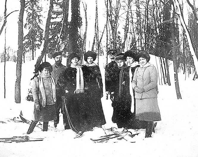Зимняя прогулка на лыжах Анастасия Николай II Ольга Александровна Татьяна - фото 33