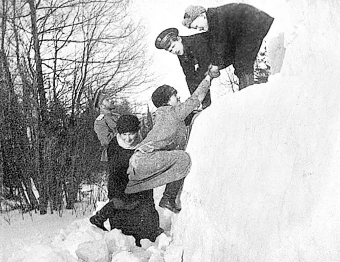 У крепости Николай II фрейлина С К Буксгевден Анастасия цесаревич - фото 36