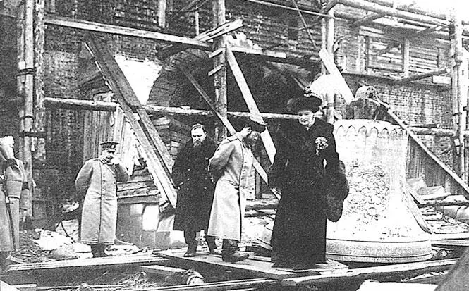 Николай II Александра Федоровна арх В А Покровский у Федоровского собора - фото 280