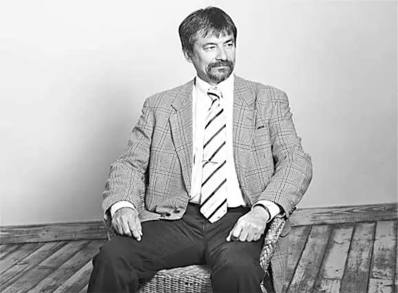 Тот же самый жест в небольшой вариации Правая рука не просто уходит вниз а - фото 50