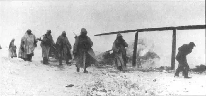 Когда в ноябре 1942 г Советы окружили Сталинград положение запертых в ловушке - фото 162