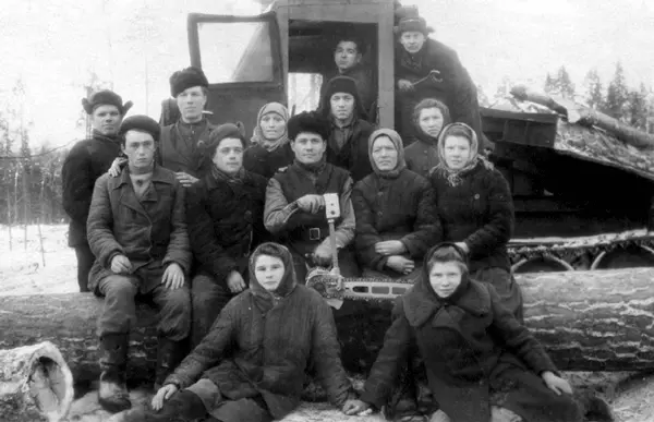 Группа рабочих лесозаготовителей А я свой жена казой назаву абижается а - фото 13