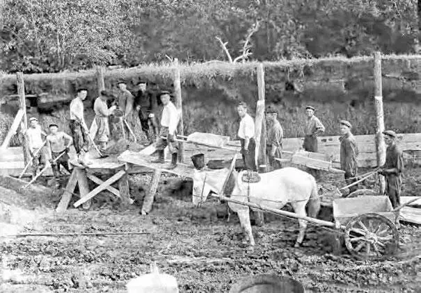 Промывка золота на машерде р Нейва Первые мотоциклы в деревне 1952 г - фото 190