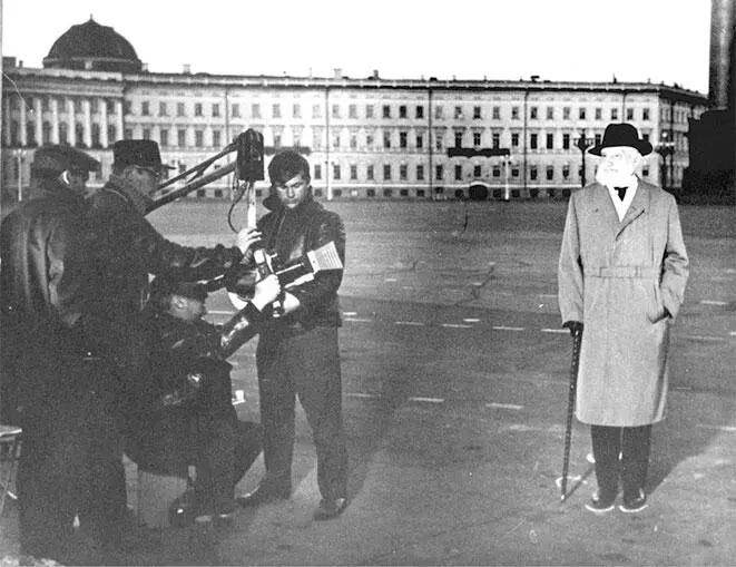 ВВ на съемках Перед судом истории Ленинград Когда мы с родителями - фото 4
