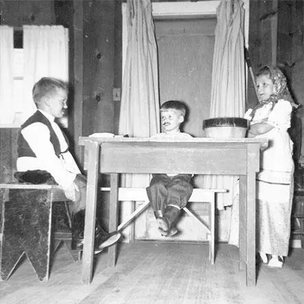 Демьянова уха М Павлов А Пашин М Юнакова 1952 Как и я Миша ходил не - фото 71