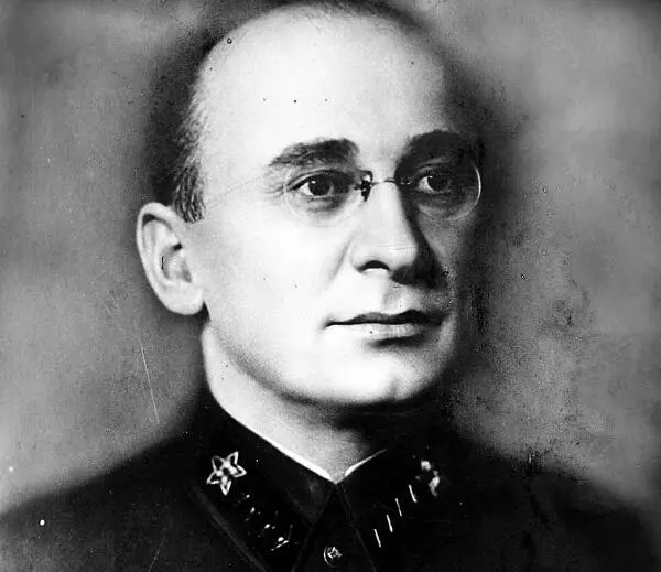 Лаврентий Павлович Берия Он гордился своей коллекцией пластинок В ней было - фото 7
