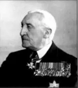 Адмирал сэр Вильям Арчибальд Говард Келли в 1914м командовал легким крейсером - фото 28