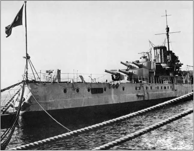 Конец Явуз перед разделкой на металл С 1948 г линейный крейсер в море уже - фото 320