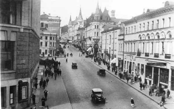 Тверская ул до реконструкции Слева здание Центрального телеграфа - фото 16