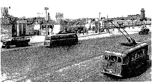 Главный вход ЦПКиО им М Горького Фотография 1947 г Самым интересным в - фото 43