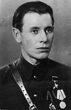 Отец Мирон Васильевич род 1882 д Ширки ум 20031938 станция - фото 72