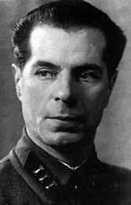 В предвоенные годы 19351939 Пётр Машеров учился на физикоматематическом - фото 73