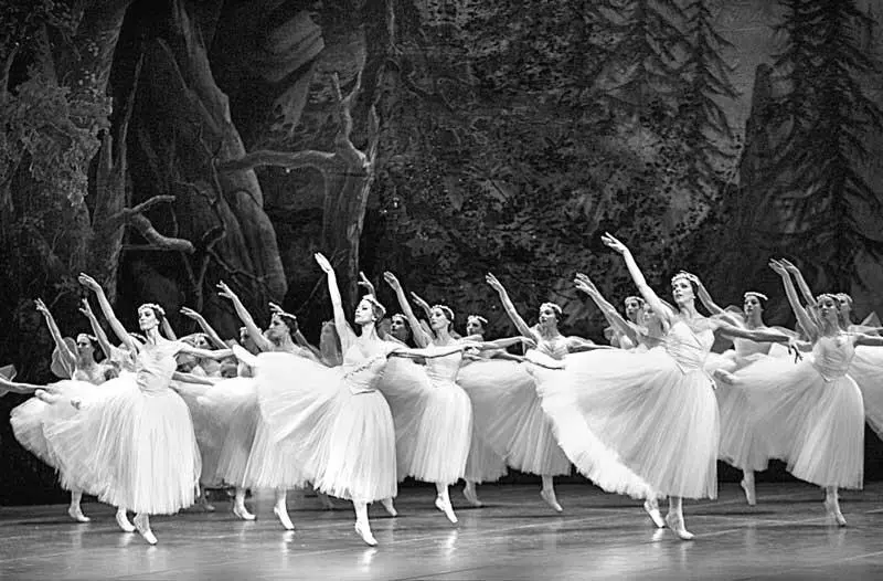 Сцена из балета Жизель Глава 13 Юрий Завадский странный брак длиною в - фото 43