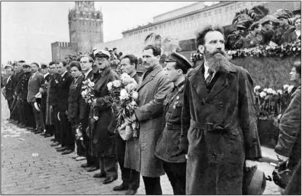 Встреча челюскинцев в Москве 1934 19 июня 1934 года Москва встречала - фото 10