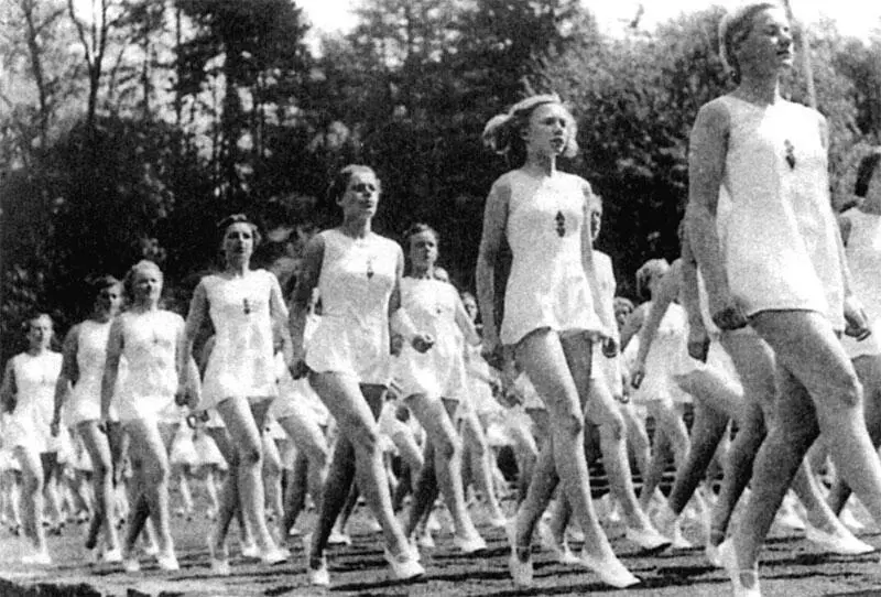 Гитлеровская Германия это социальное общество вообще без женщин во власти но - фото 15