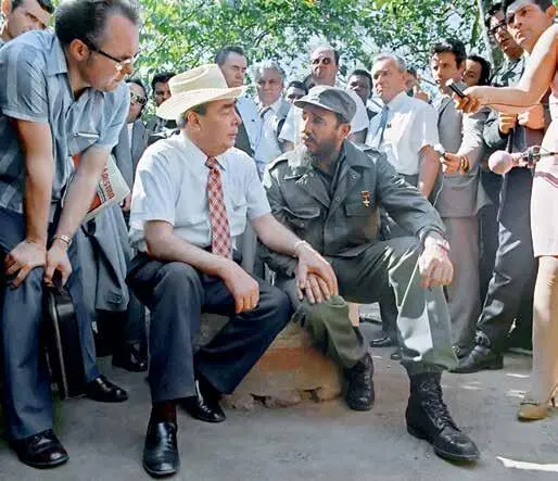 Брежнев и Фидель Кастро Гавана 1974 г Пражская весна повлияла и на - фото 20
