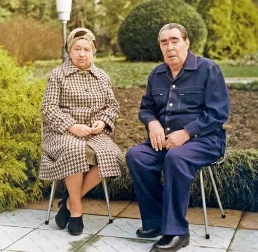 Леонид Ильич и Виктория Петровна Брежневы на государственной даче Бочаров - фото 32