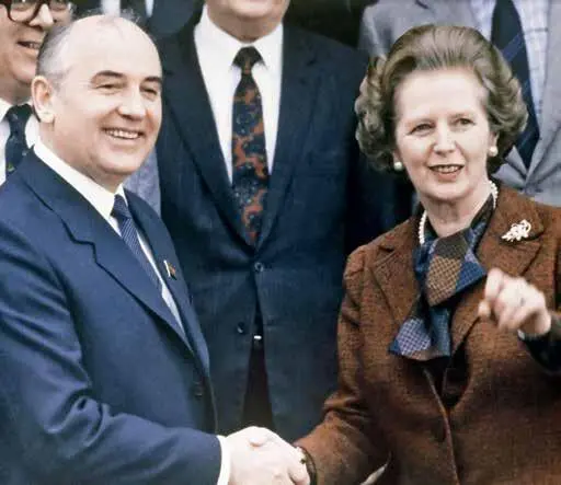 Тэтчер удивлялась наивности Михаила Горбачёва 1984 г В 60 80е годы - фото 13