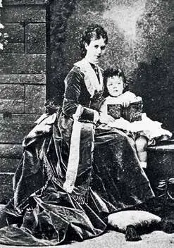 Цесаревна Мария Фёдоровна с сыном Николаем в 1870 г С самого детства Николай - фото 2