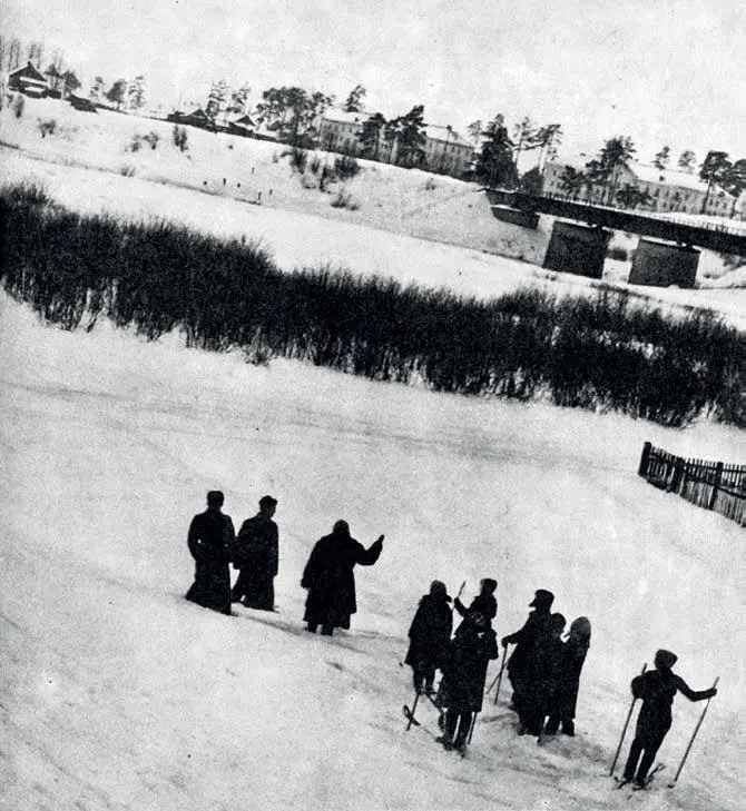 Место где грянул бой Псков старый воин На серой кремлевской стене если - фото 64