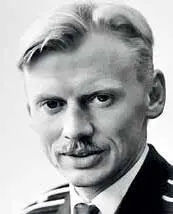 Эдуард Назаров Геннадий Галиуллин Владимир Таланов В тот же вечер в - фото 117