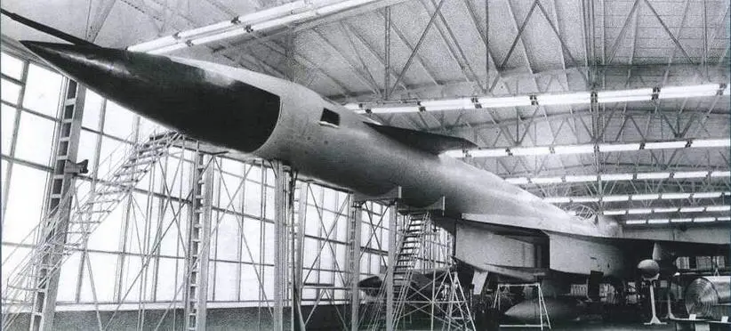 Макет самолета Т4 в цехе опытного завода Кулон 1967 г ОАО ОКБ Сухого - фото 71
