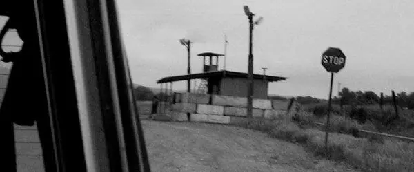 Лагерь беженцев Барт Карабулак Ингушетия 2002 Блокпост при выезде из - фото 22