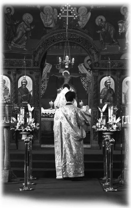 Дьякон служит в православном храме во имя Святого Николая Мирликийского Корея - фото 25