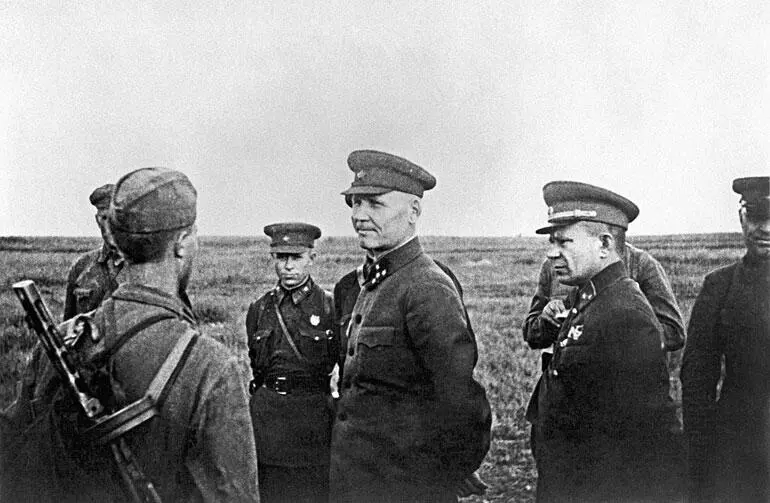Командующий Калининским фронтом ИС Конев в 31й армии Зубцовское - фото 38