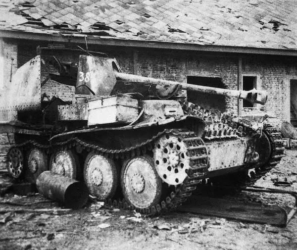 75мм противотанковая самоходная установка Panzerjager 38t AusfM Marder - фото 7