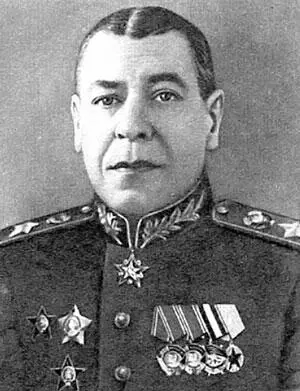 Маршал Борис Михайлович Шапошников В 1989 г здесь при раскопках под - фото 9