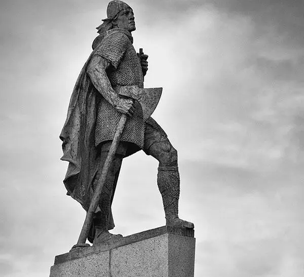 Памятник Лейфу Эрикссону Рейкьявик Исландия После Лейфа в Винланде побывали - фото 83