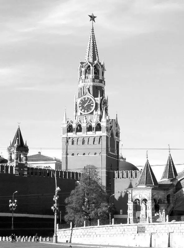 Спасская Фроловская башня с курантами Спасская башня считается главной - фото 9