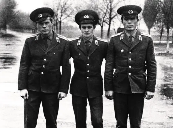 Тимур с друзьями Евгением Белуновым и Алексеем Власовым Ейск 1972 г - фото 12