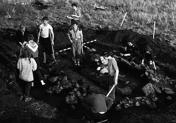 Раскопки кургана у поселка Черноречье 1991 год Дмитрий Нелин Максим Грейлих - фото 36