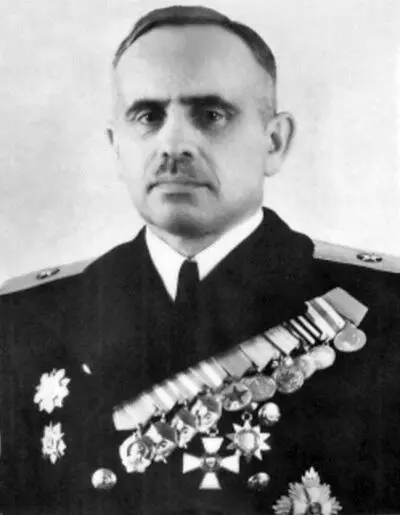 Рис 6 Командир Прибалтийской ВМБ контрадмирал ПА Трайнин послевоенный - фото 8