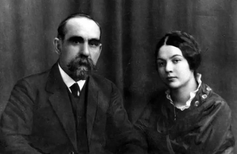 НА и ЗНРайх 1917 Ганин был одним из спутников Есенина и ЗН в поездке к - фото 24