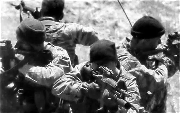 В мае 1943 года Священный отряд который теперь состоял из 314 солдат - фото 25
